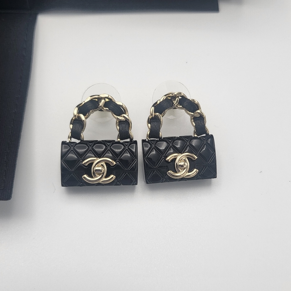Brand new 2023 authentic Chanel Quilted CC classic flap bag earrings